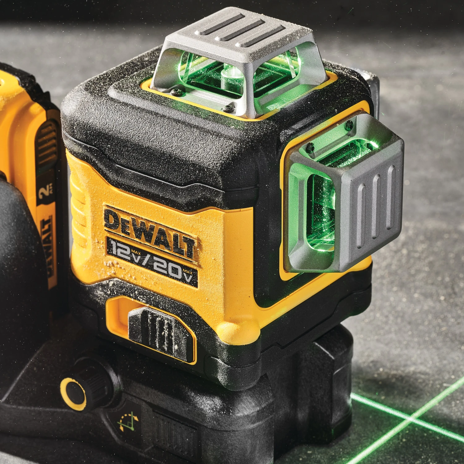 Dewalt DCLE34030G 20V MAX 3 X 360 Green Laser Kit 3 Dewalt DCLE34030G 20V MAX 3 X 360 Green Laser Kit - Image 3