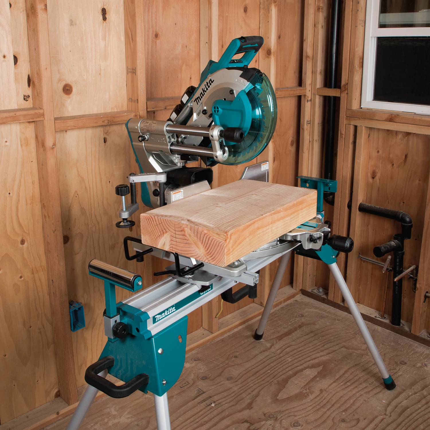 Makita XSL06PM 18V X2 (36V) LXT 10" Miter Saw 3 Makita XSL06PM 18V X2 (36V) LXT 10" Miter Saw - Image 3