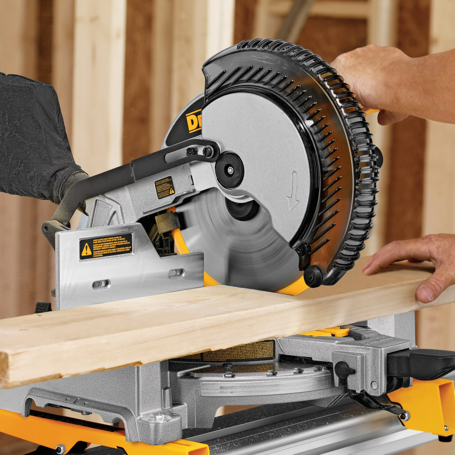 DeWalt DWS713 10" Single-Bevel Compound Miter Saw 3 DeWalt DWS713 10" Single-Bevel Compound Miter Saw - Image 3